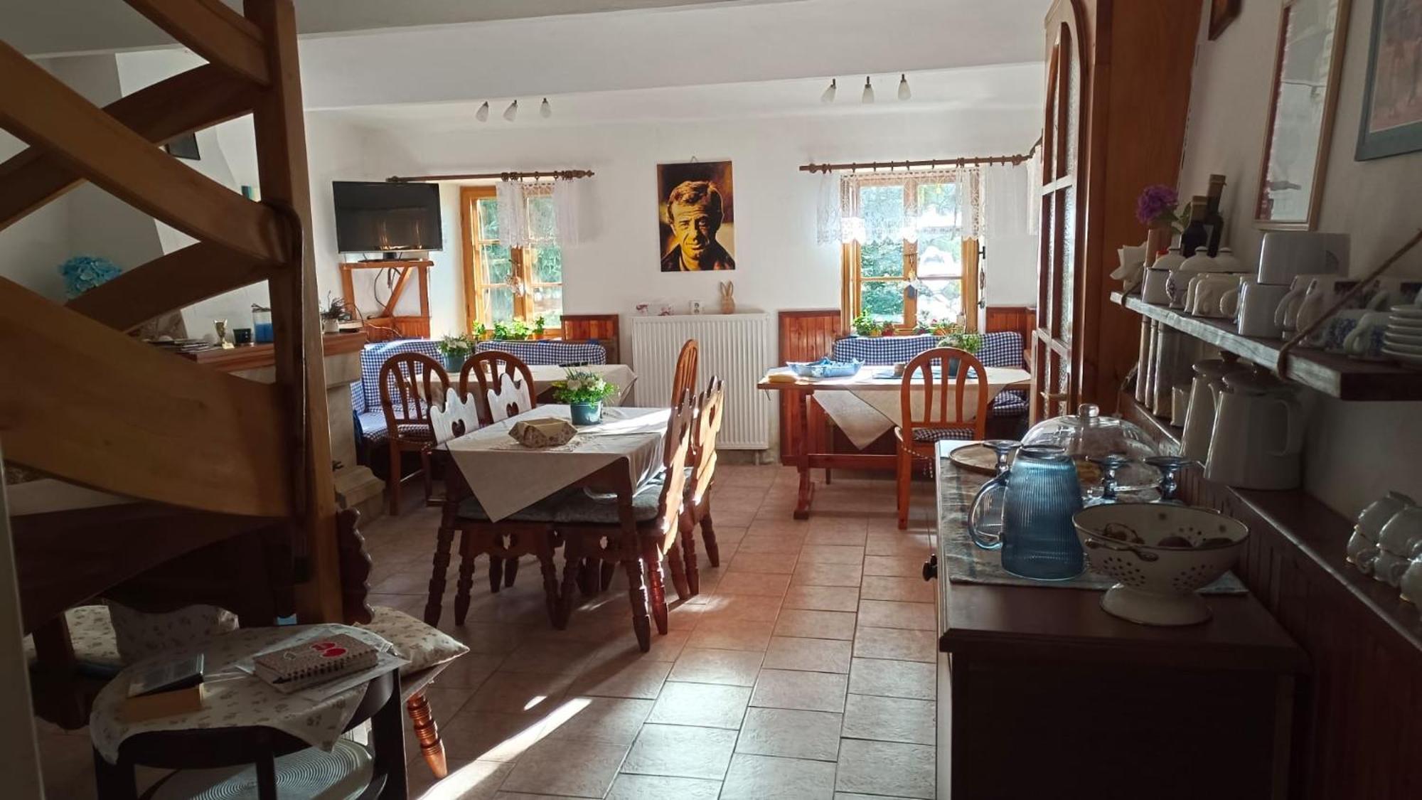 Chaloupka U Jiriho Hotel Nova Pec Bagian luar foto